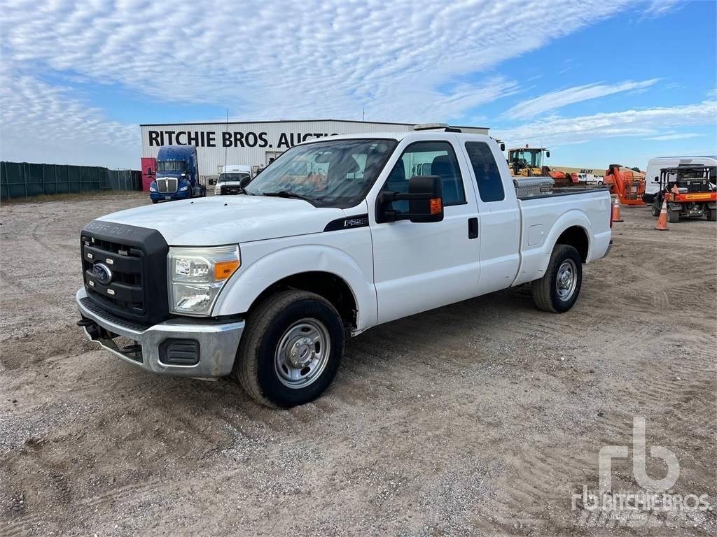 Ford F-250 Kis teherszállító/Platós kocsi