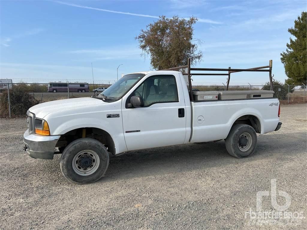 Ford F-250 Kis teherszállító/Platós kocsi