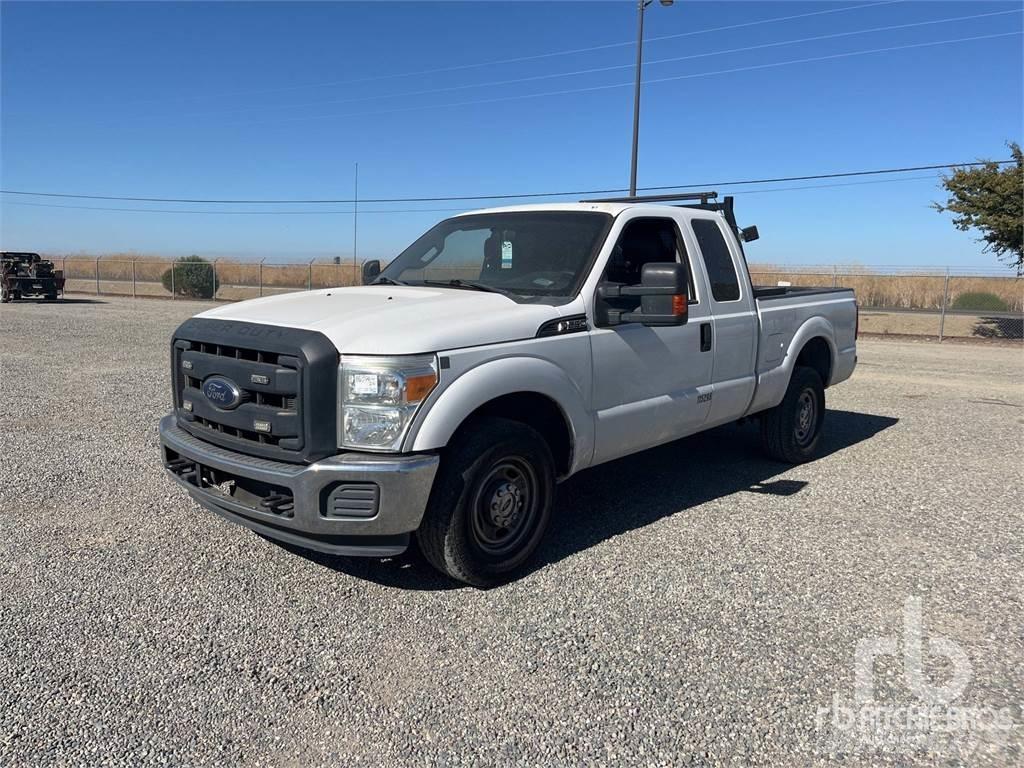 Ford F-250 Kis teherszállító/Platós kocsi