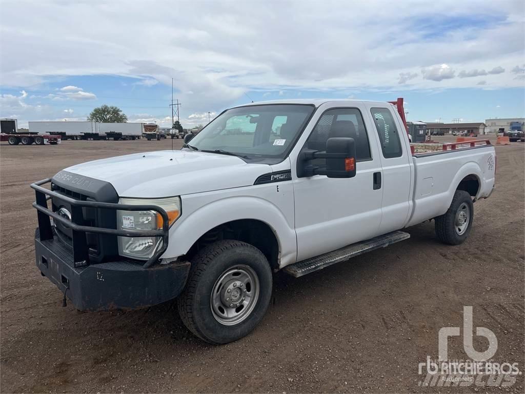 Ford F-250 Kis teherszállító/Platós kocsi