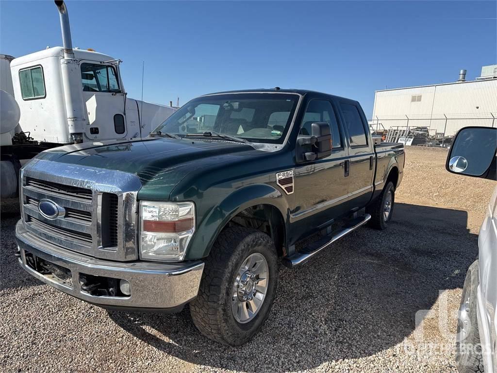 Ford F-250 Kis teherszállító/Platós kocsi