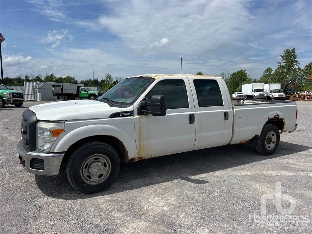Ford F-250 Kis teherszállító/Platós kocsi