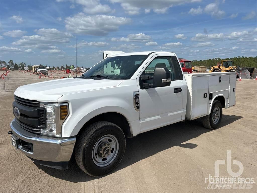 Ford F-250 Közúti karbantartó haszongépek