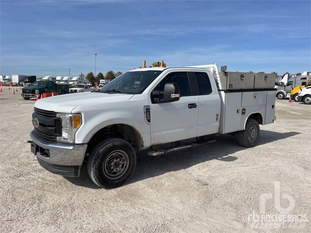 Ford F-250 Közúti karbantartó haszongépek
