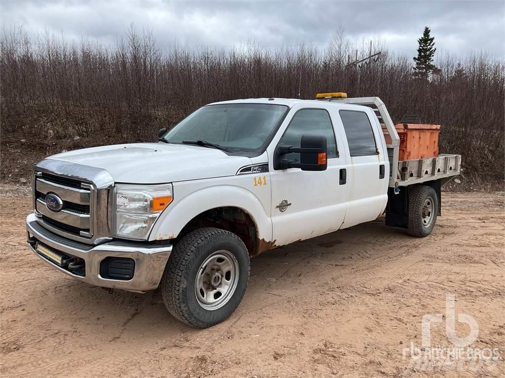 Ford F-250 Platós / Ponyvás teherautók