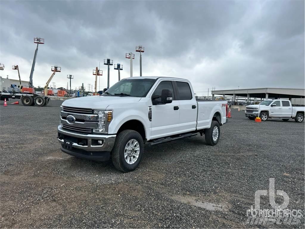 Ford F-250 Kis teherszállító/Platós kocsi