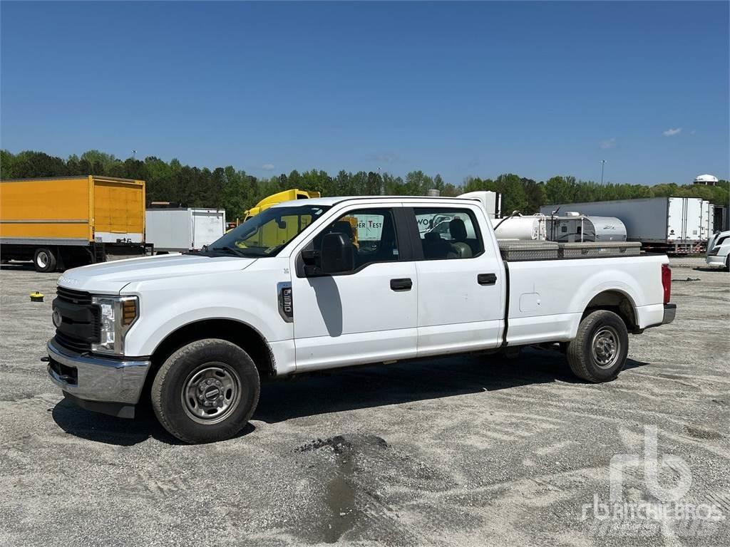 Ford F-250 Kis teherszállító/Platós kocsi