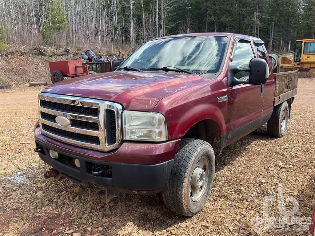 Ford F-250 Platós / Ponyvás teherautók