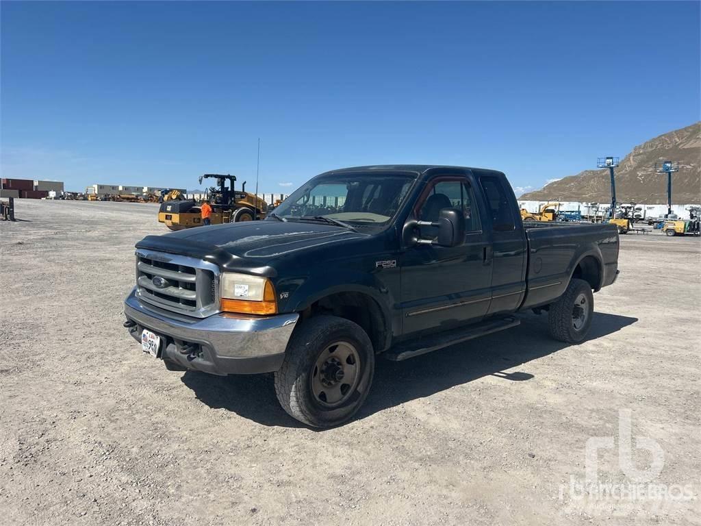 Ford F-250 Kis teherszállító/Platós kocsi