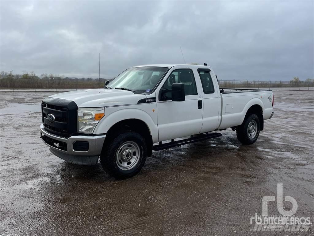 Ford F-350 Kis teherszállító/Platós kocsi