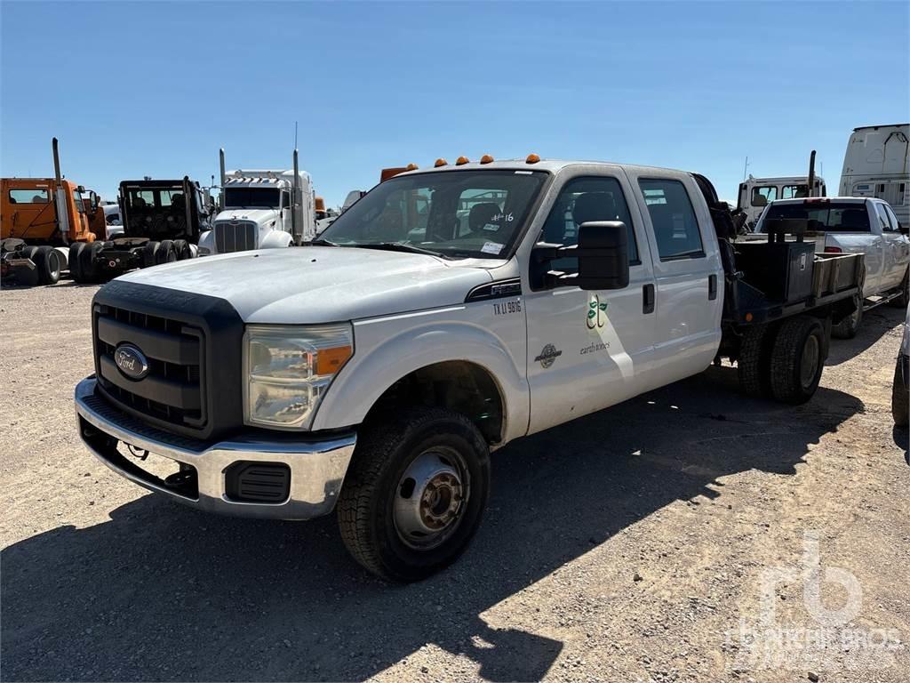 Ford F-350 Platós / Ponyvás teherautók
