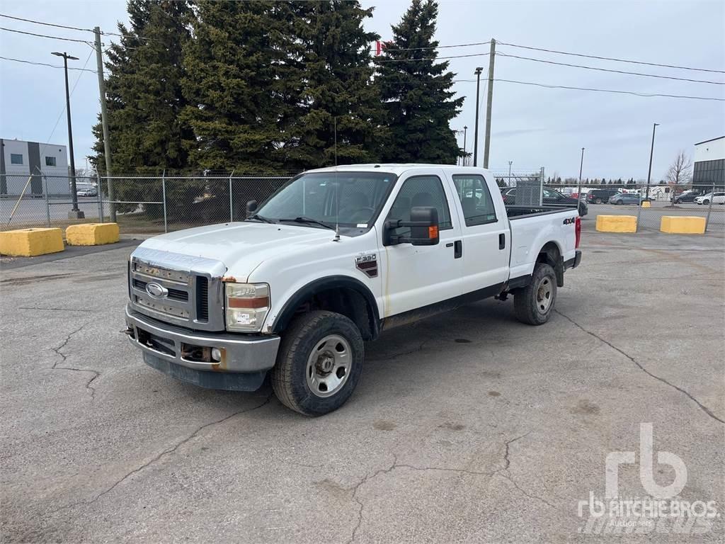 Ford F-350 Kis teherszállító/Platós kocsi