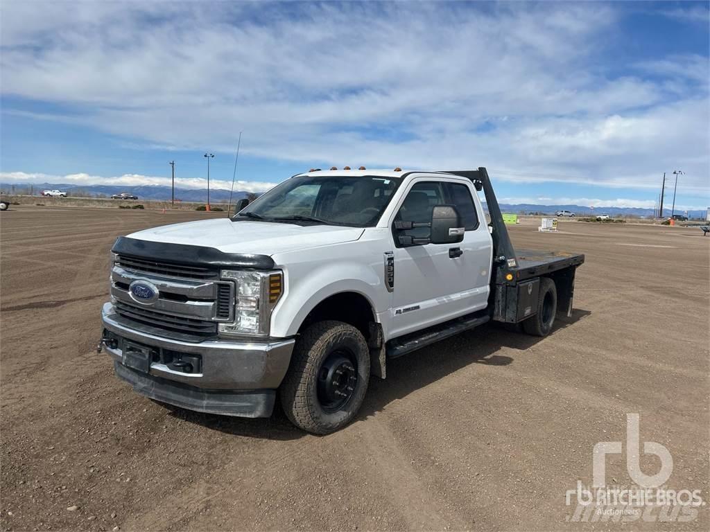 Ford F-350 Platós / Ponyvás teherautók