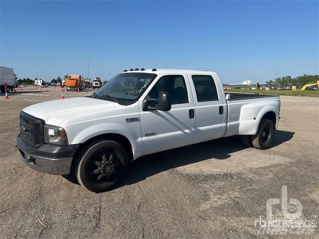 Ford F-350 Kis teherszállító/Platós kocsi