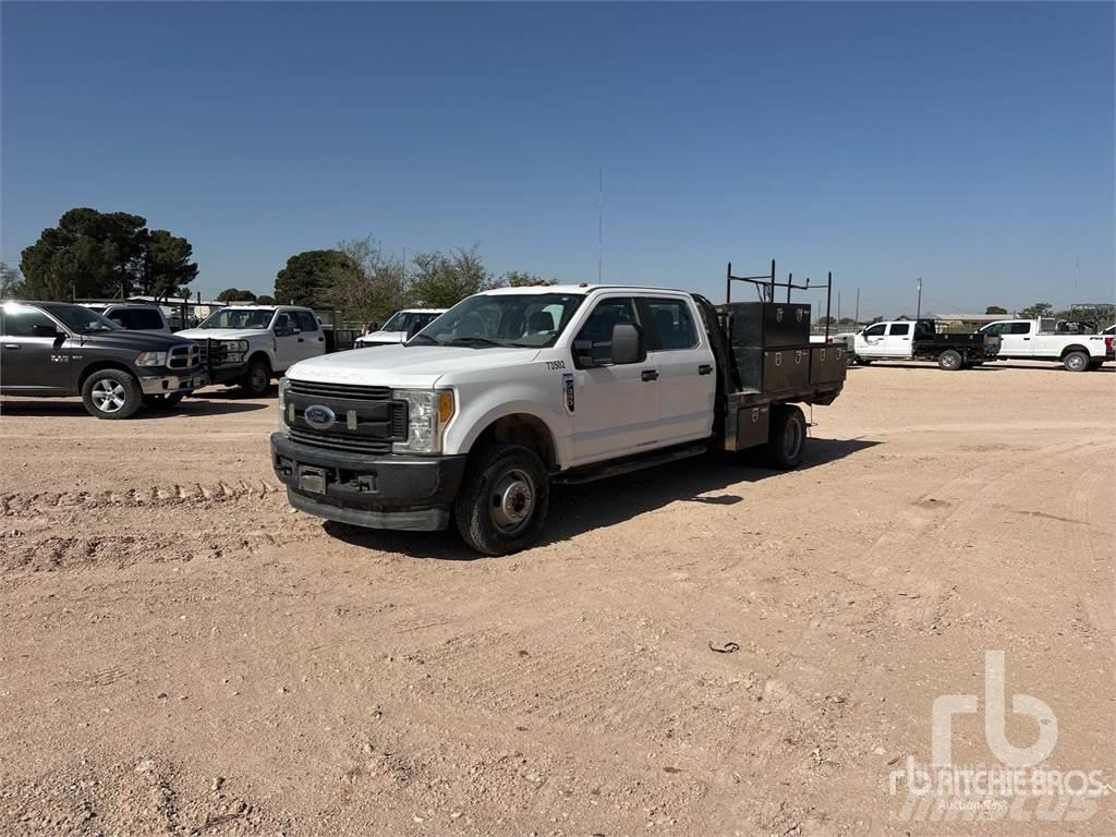Ford F-350 Platós / Ponyvás teherautók
