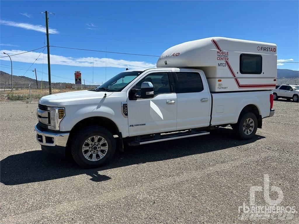 Ford F-350 Kis teherszállító/Platós kocsi