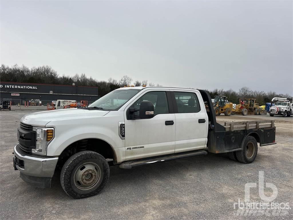 Ford F-350 Platós / Ponyvás teherautók