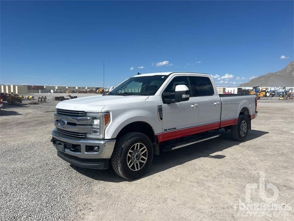 Ford F-350 Kis teherszállító/Platós kocsi