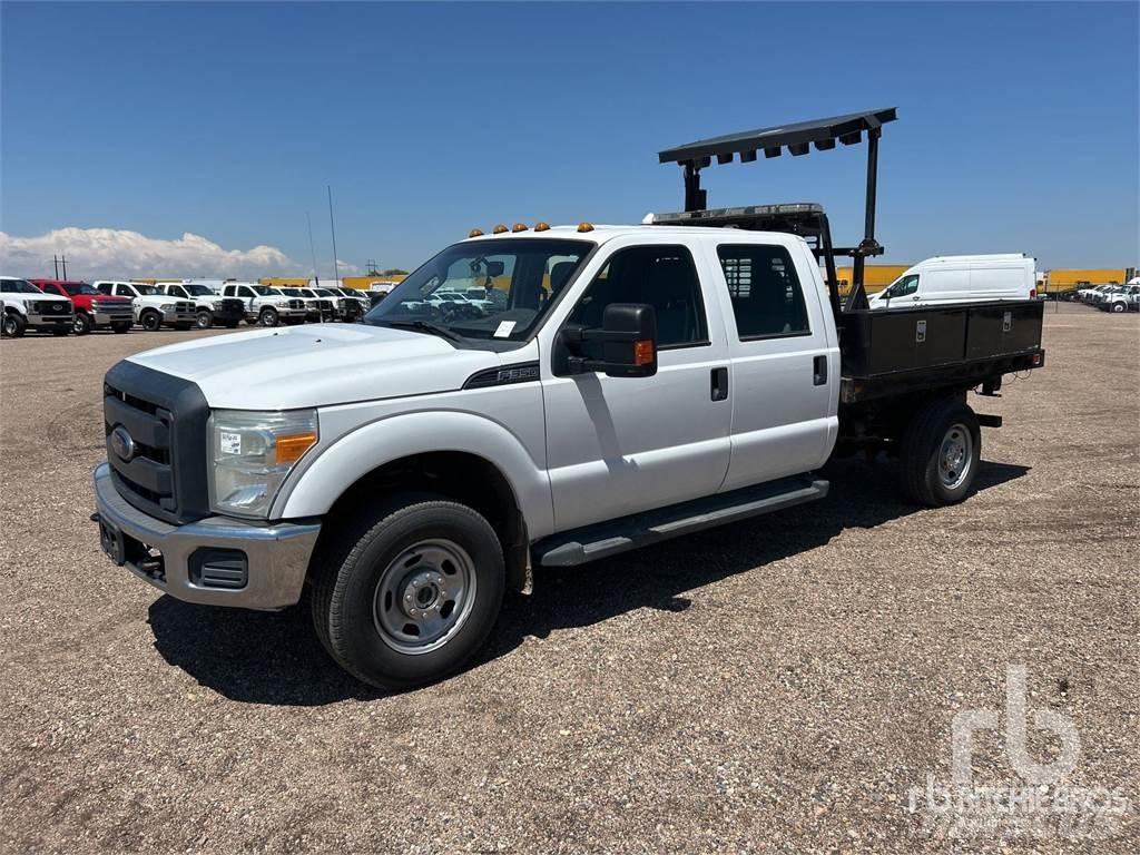 Ford F-350 Platós / Ponyvás teherautók