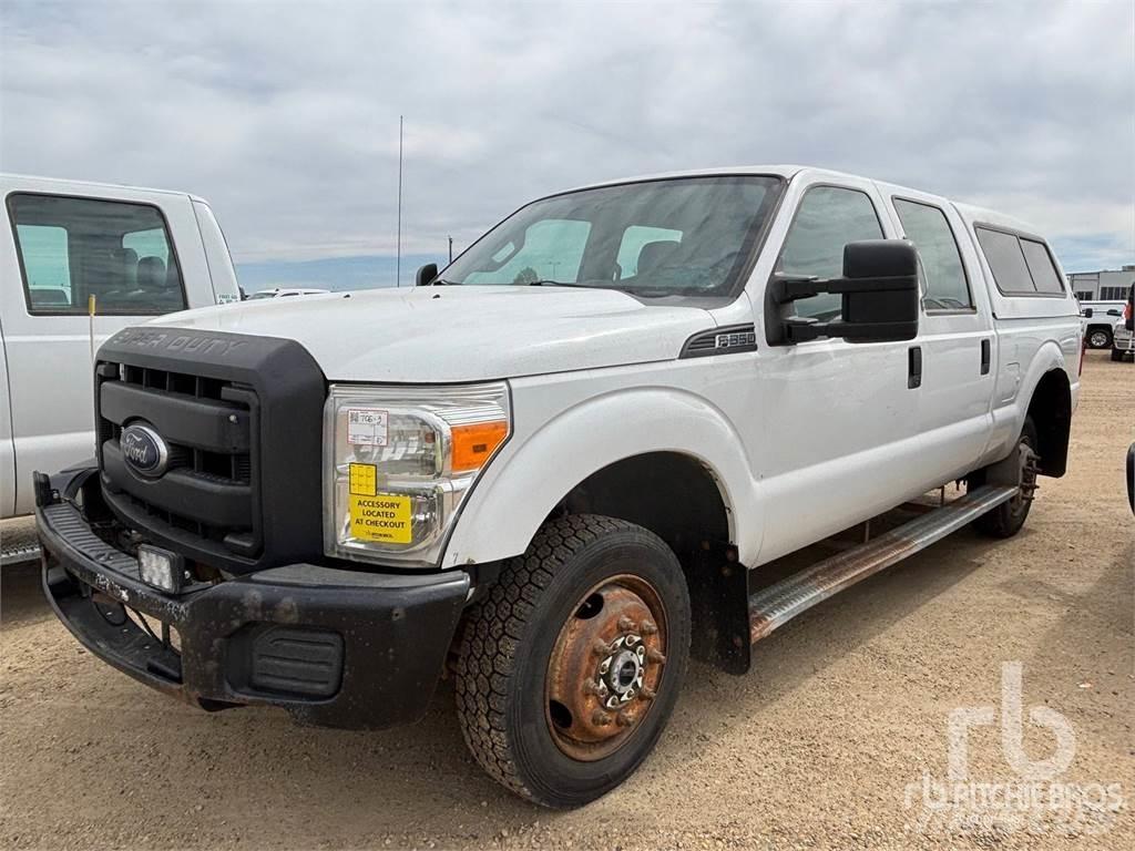 Ford F-350 Kis teherszállító/Platós kocsi