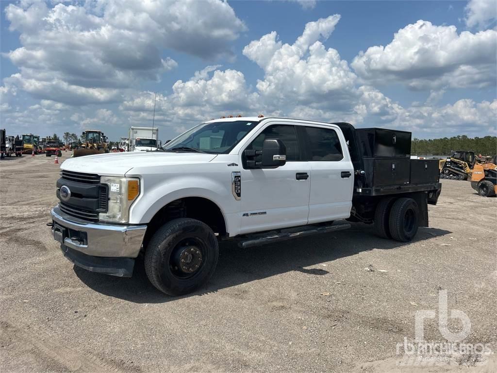 Ford F-350 Platós / Ponyvás teherautók