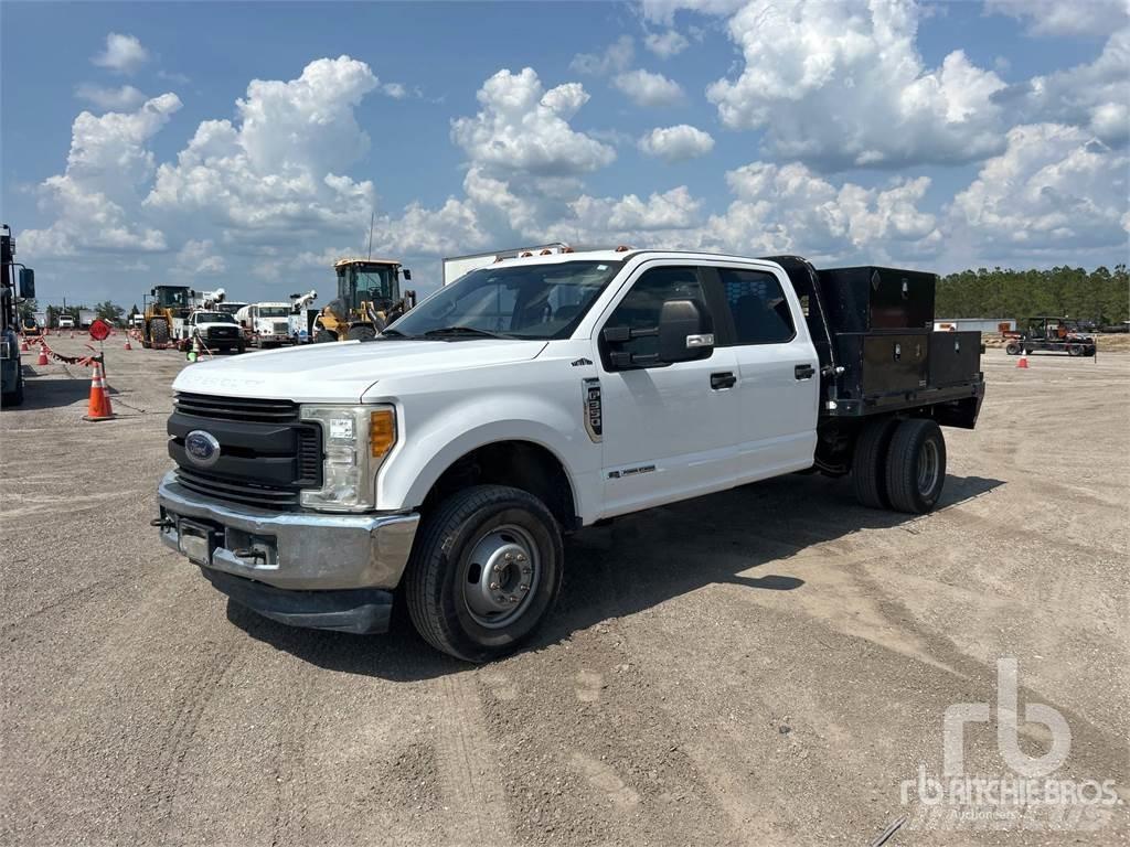 Ford F-350 Platós / Ponyvás teherautók