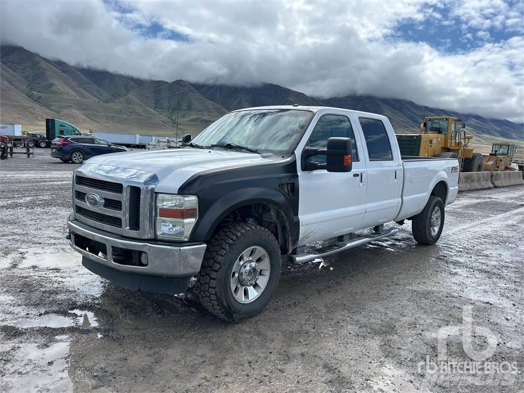 Ford F-350 Kis teherszállító/Platós kocsi