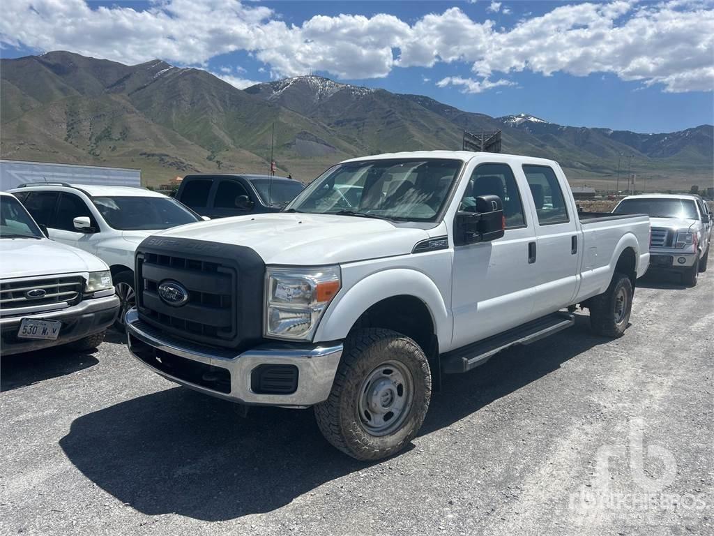 Ford F-350 Kis teherszállító/Platós kocsi