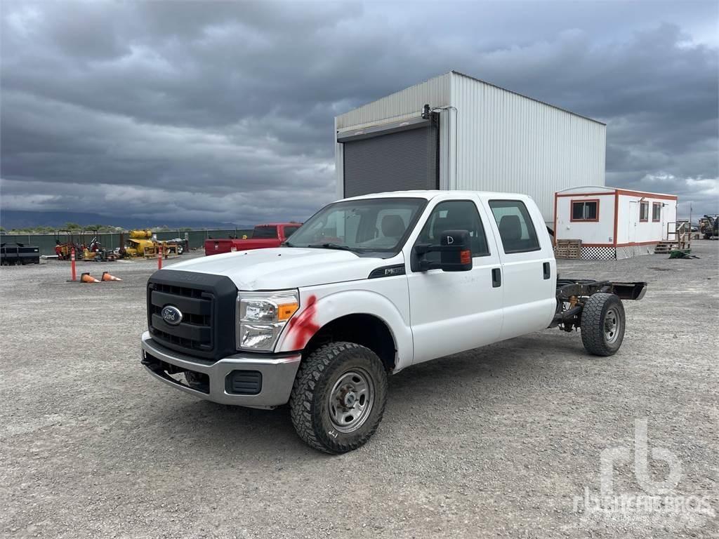 Ford F-350 Fülkés alváz