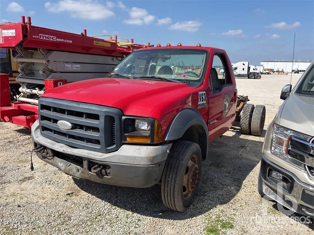 Ford F-450 Fülkés alváz
