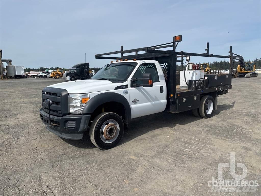 Ford F-550 Platós / Ponyvás teherautók