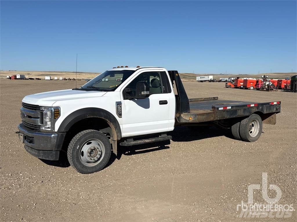 Ford F-550 Platós / Ponyvás teherautók