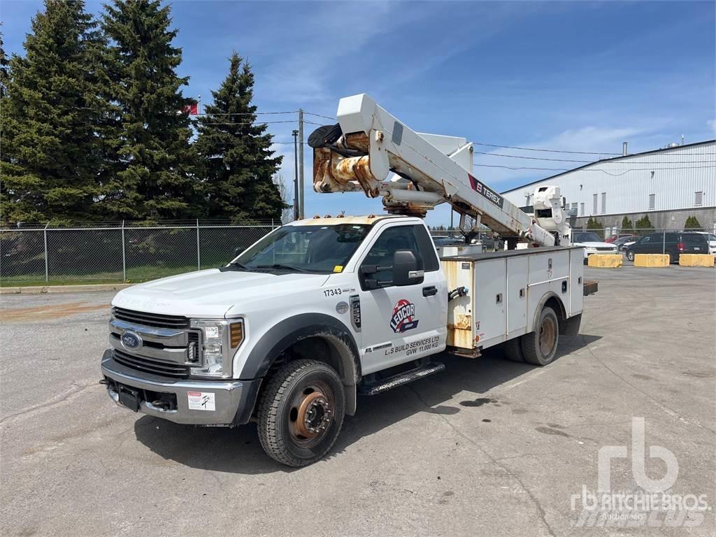 Ford F-550 Pótkocsira szerelt emelők és állványok