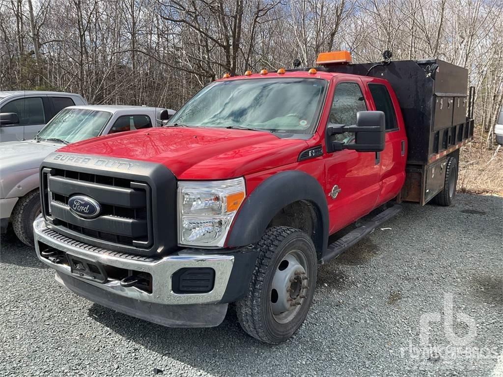 Ford F-550 Platós / Ponyvás teherautók