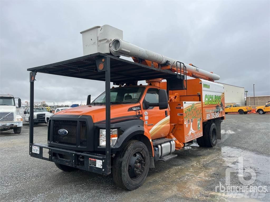Ford F-750 Pótkocsira szerelt emelők és állványok