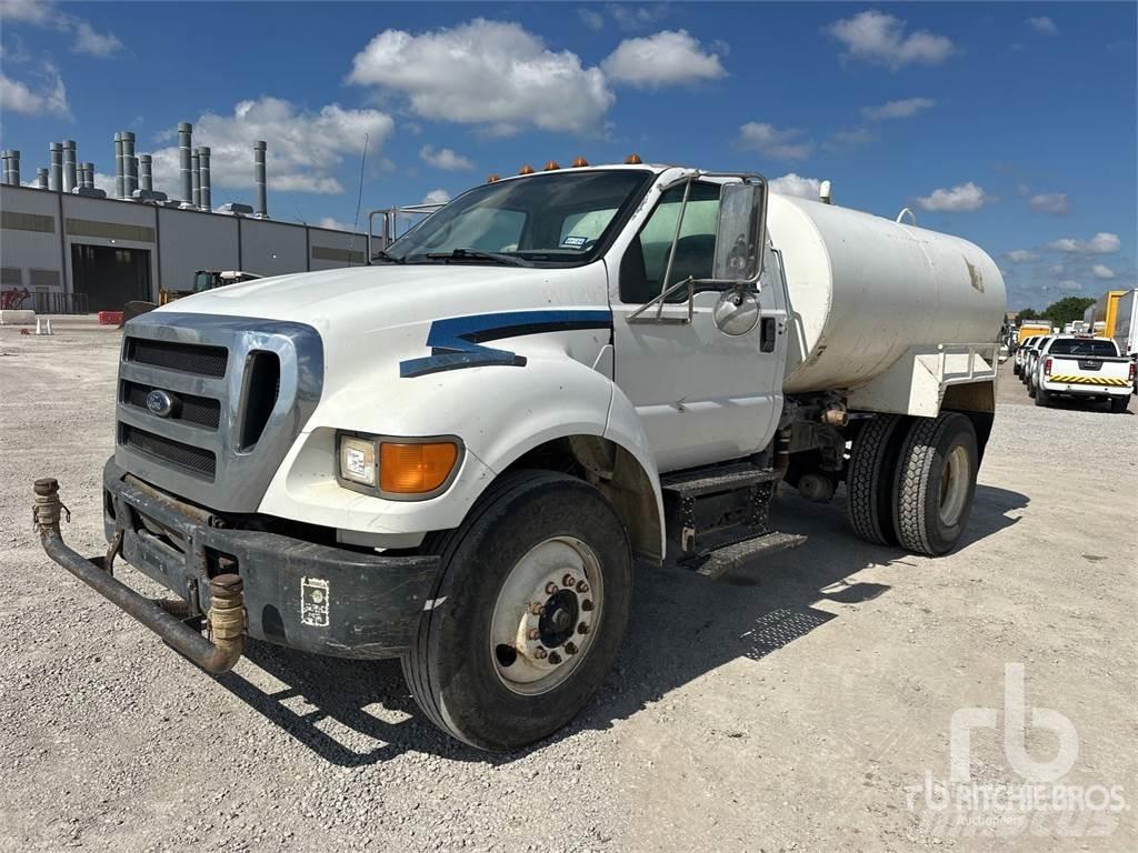 Ford F-750 Vízszállító teherautók
