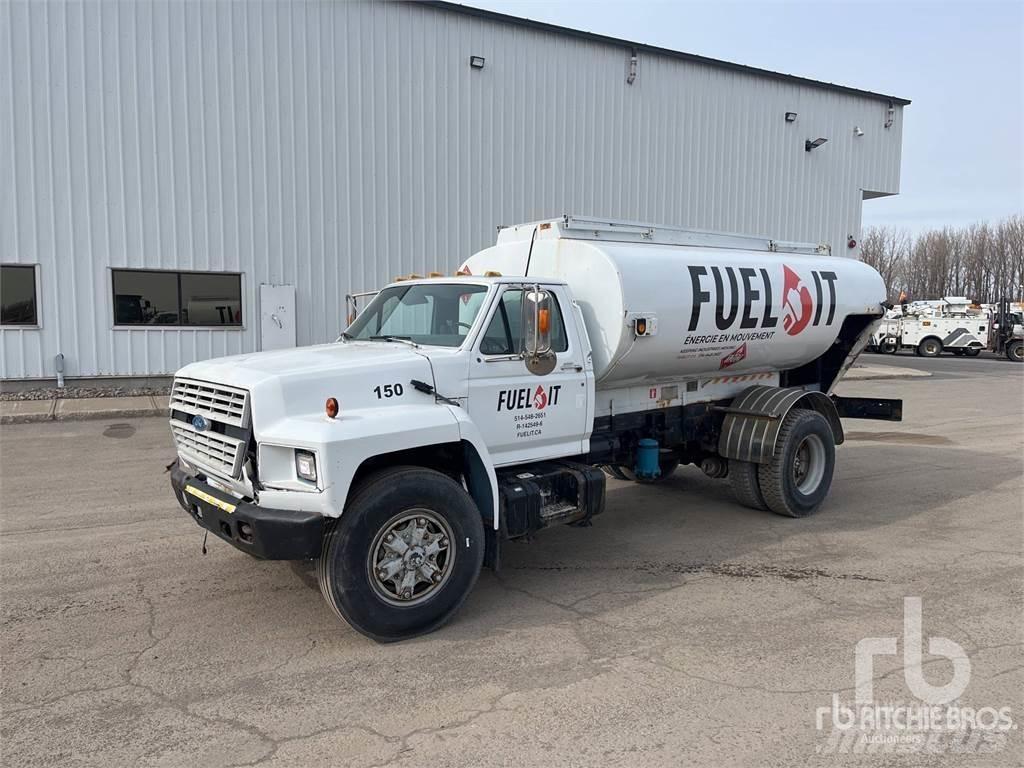 Ford F600 Tartályos teherautók