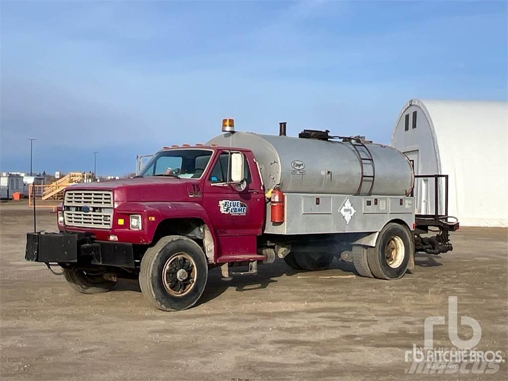 Ford F800 Bitumenszórók