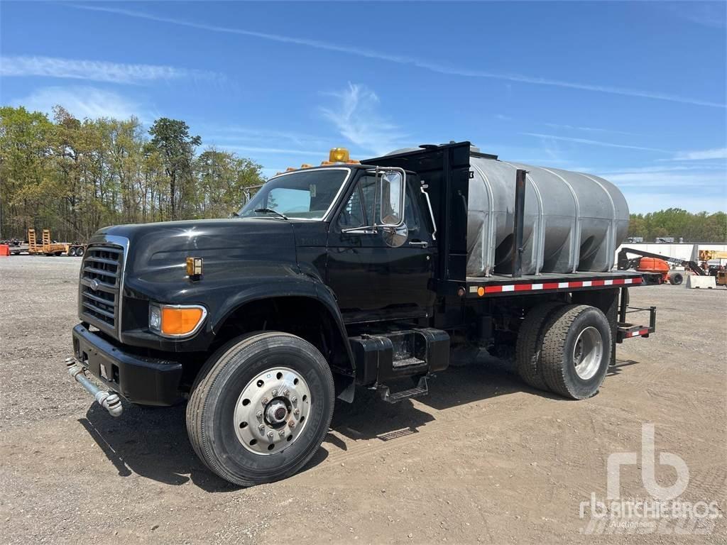 Ford F800 Vízszállító teherautók