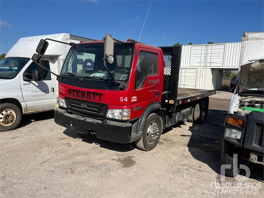 Ford LCF550 Platós / Ponyvás teherautók