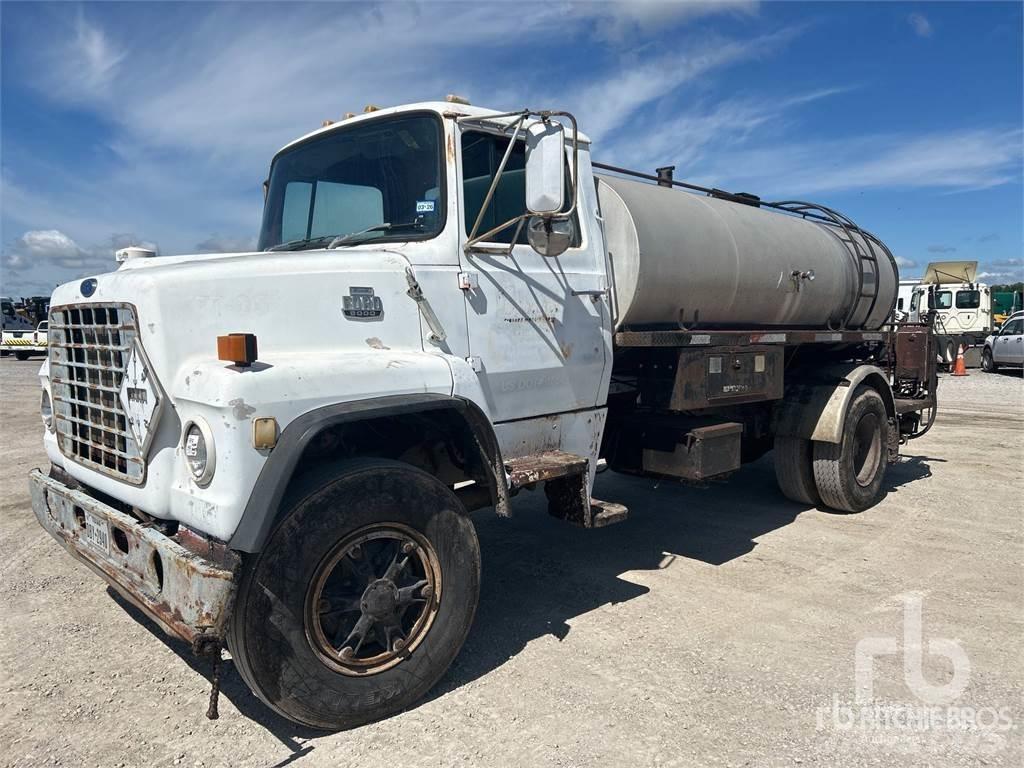 Ford LN8000 Bitumenszórók