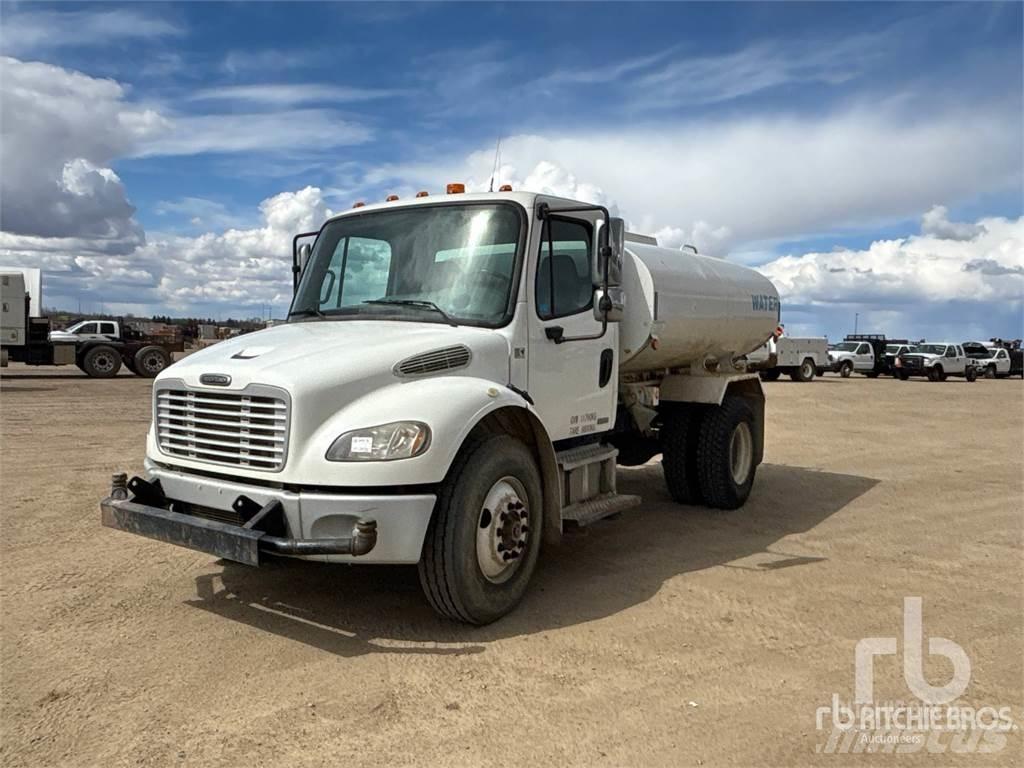 Freightliner M2 Vízszállító teherautók