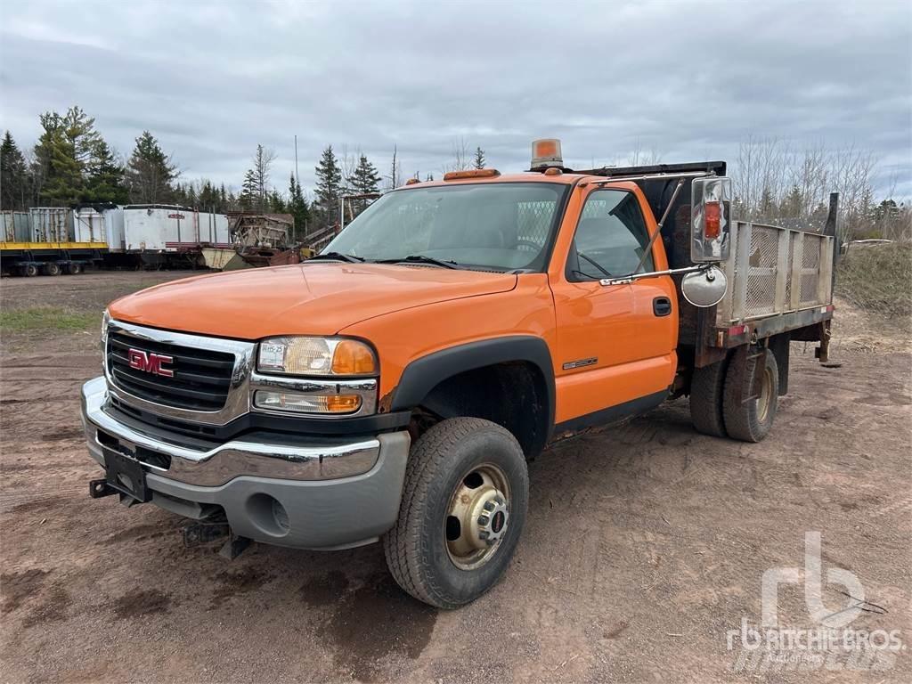 GMC 3500 Platós / Ponyvás teherautók