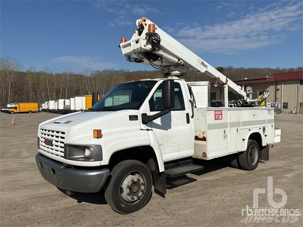 GMC C5500 Pótkocsira szerelt emelők és állványok
