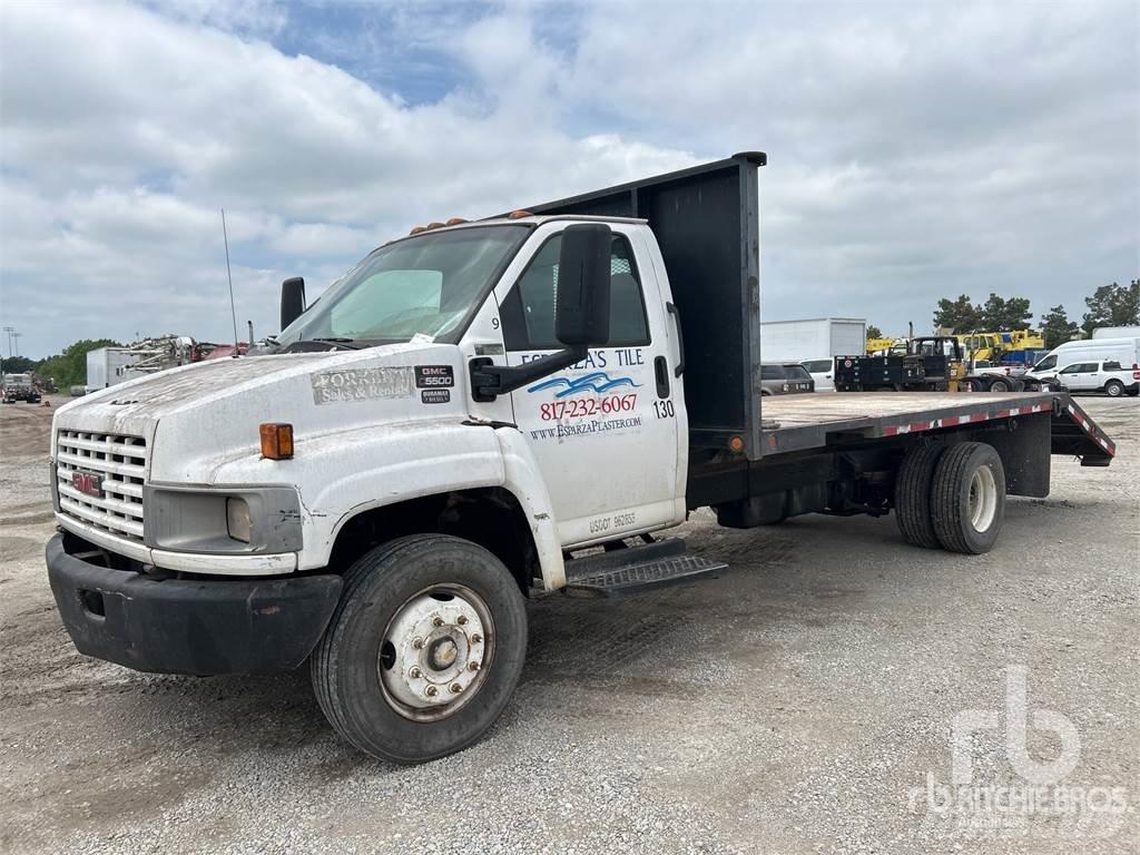 GMC C5500 Platós / Ponyvás teherautók