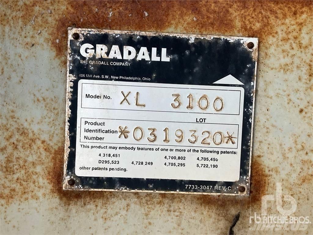 Gradall XL3100 Gumikerekes kotrók