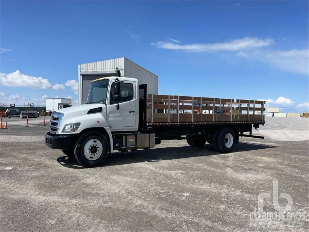 Hino 268 Platós / Ponyvás teherautók