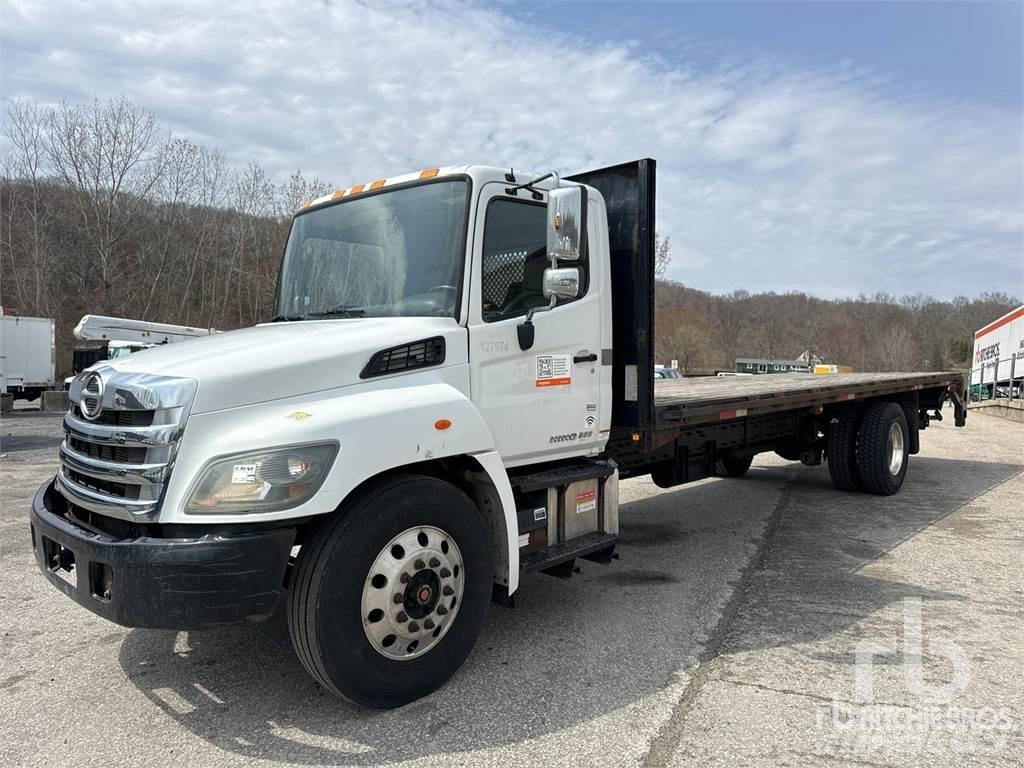 Hino 268 Platós / Ponyvás teherautók