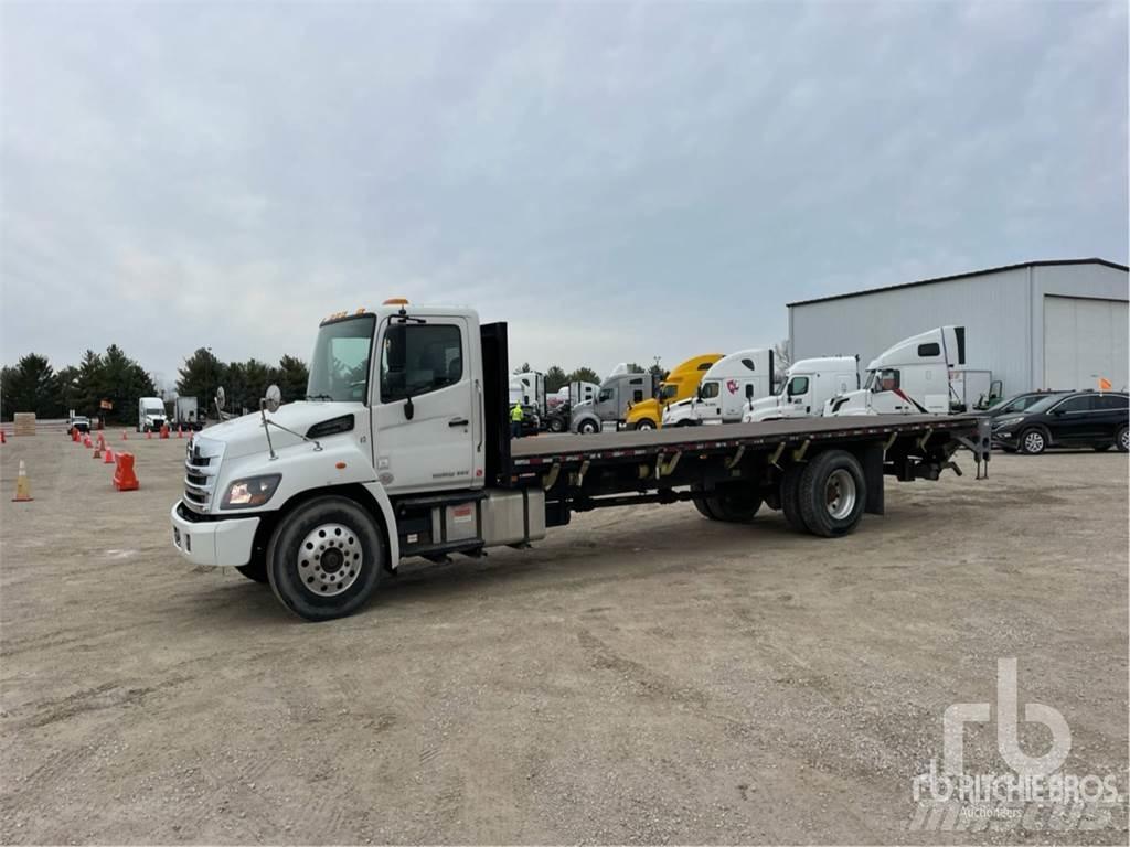 Hino 338 Platós / Ponyvás teherautók