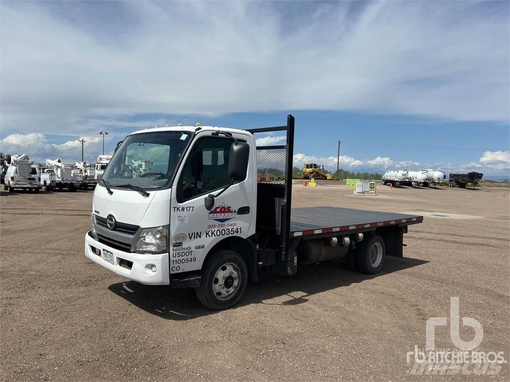 Hino 4x2 Platós / Ponyvás teherautók